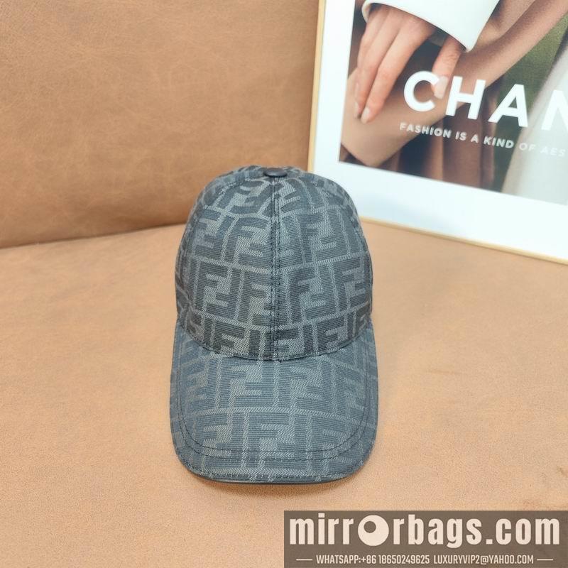 Fendi Hat dx43