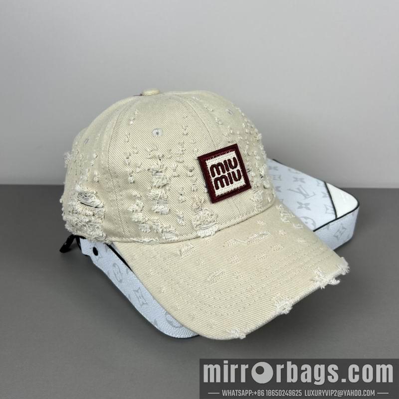 Miumiu Hat dx17