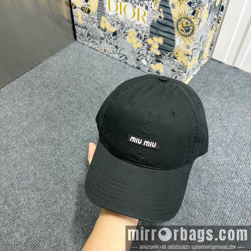 Miumiu Hat dx70