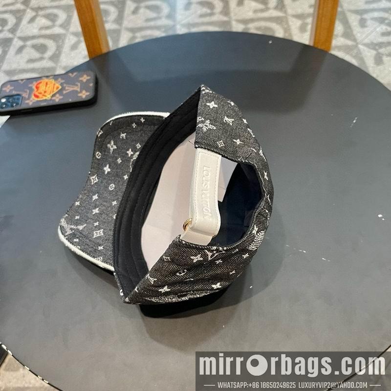 LV Hat 0307105