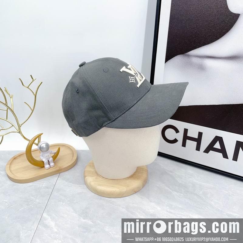 LV Hat dx71