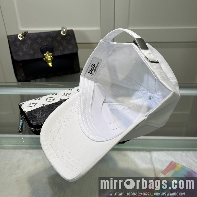 DG Hat dx01