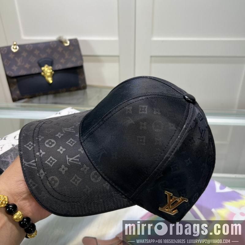 LV Hat dx111