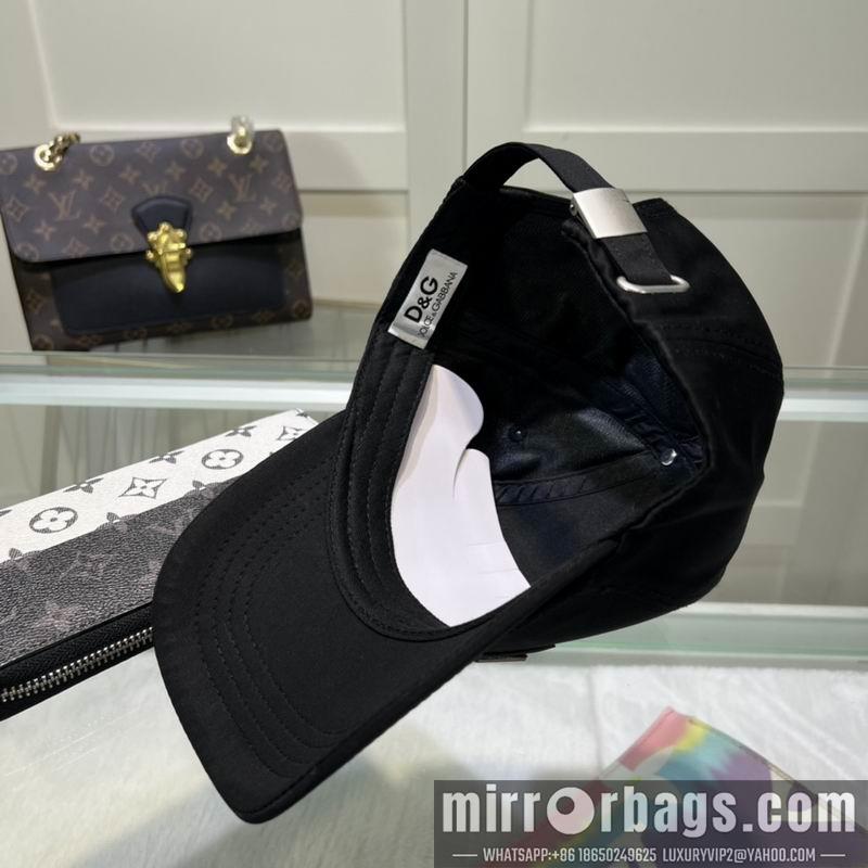 DG Hat dx01