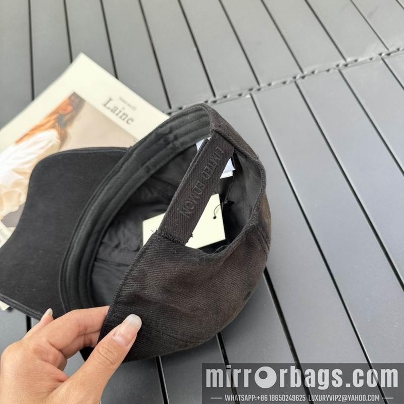 Vetements Hat 041838