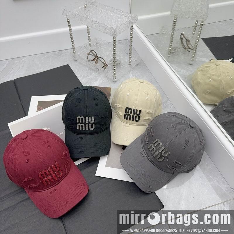 Miumiu Hat hm06