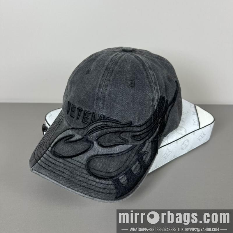 Vetements Hat dx01
