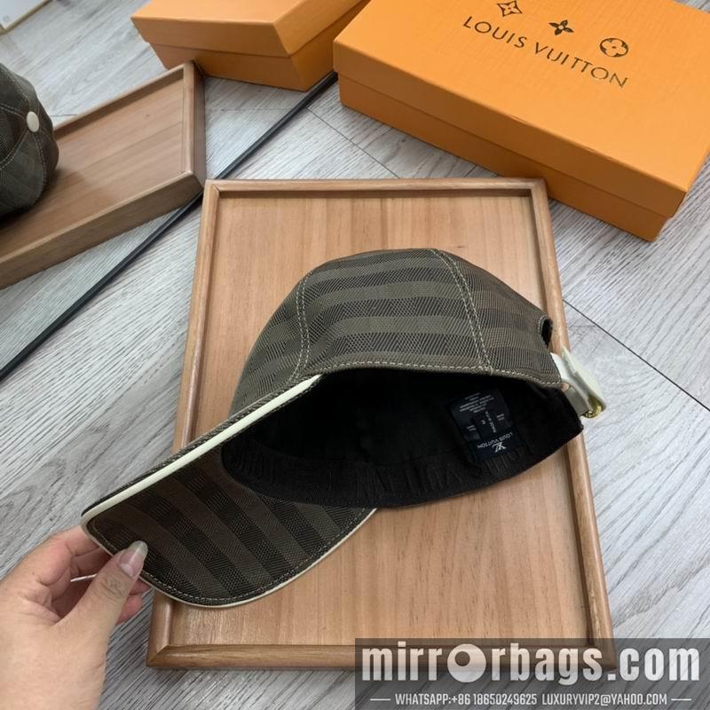 LV Hat dx152