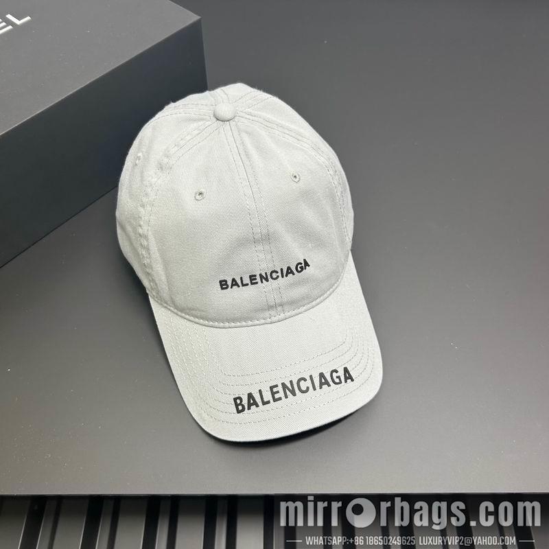 Balenciaga Hat dx16