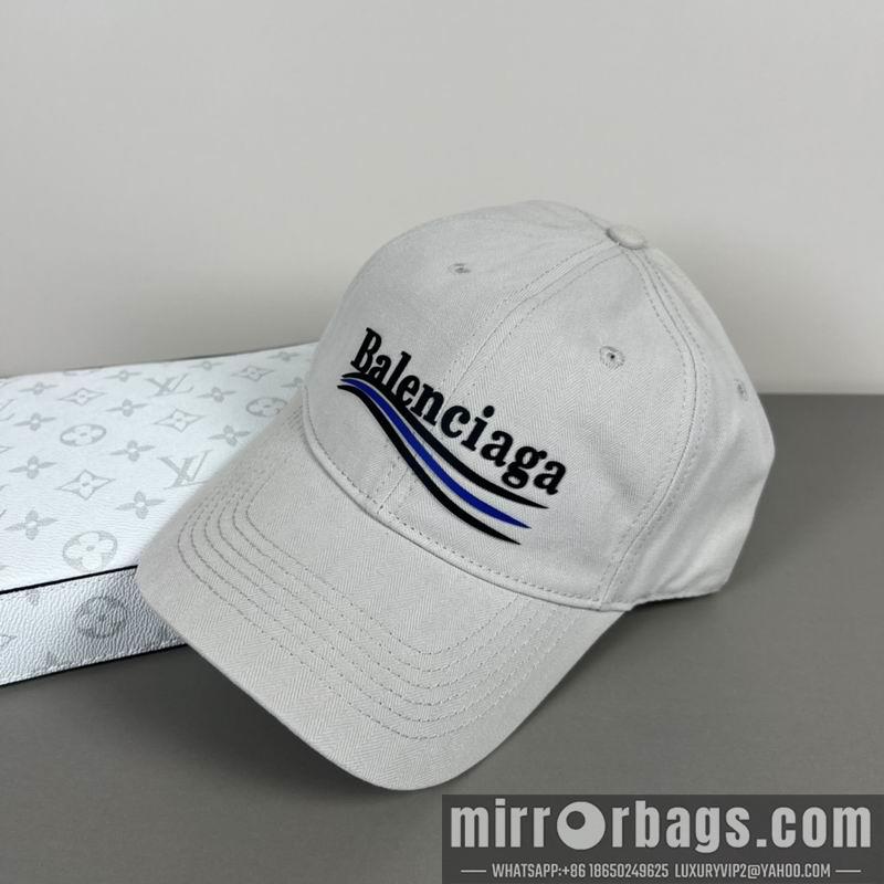 Balenciaga Hat dx38