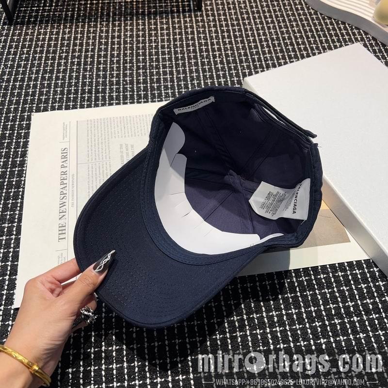 Balenciaga Hat dx10
