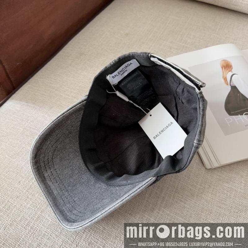 Balenciaga Hat dx39
