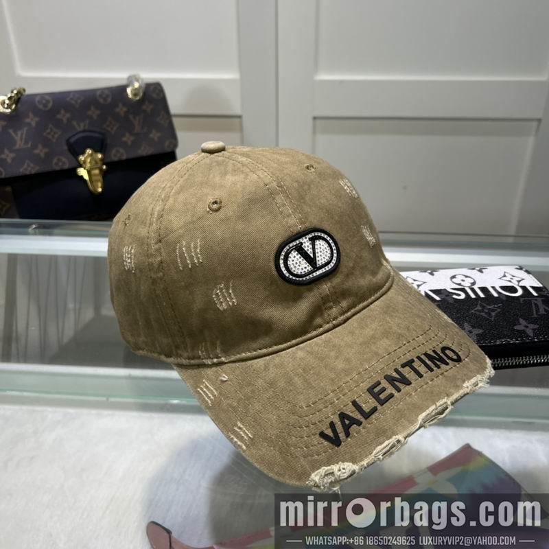 Valentino Hat 042701