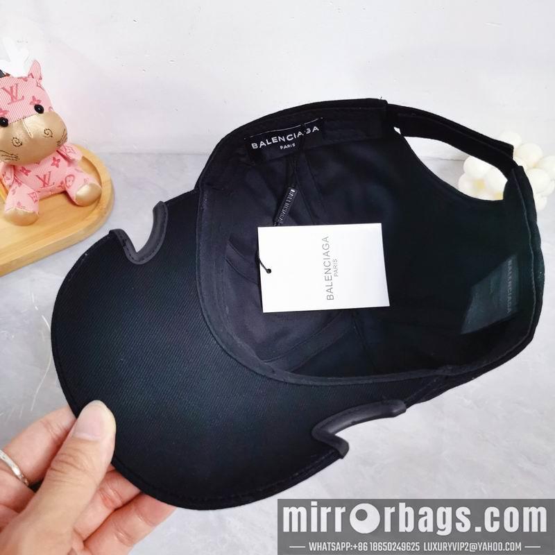 Balenciaga Hat dx39