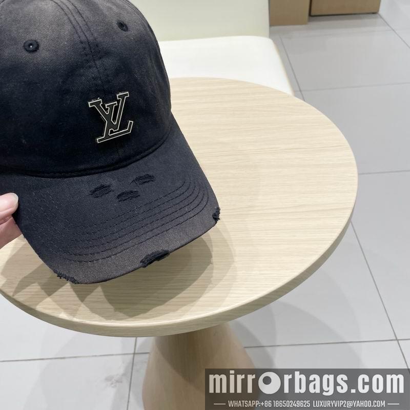 LV Hat 041405