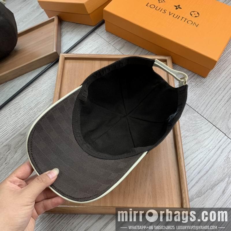LV Hat dx152