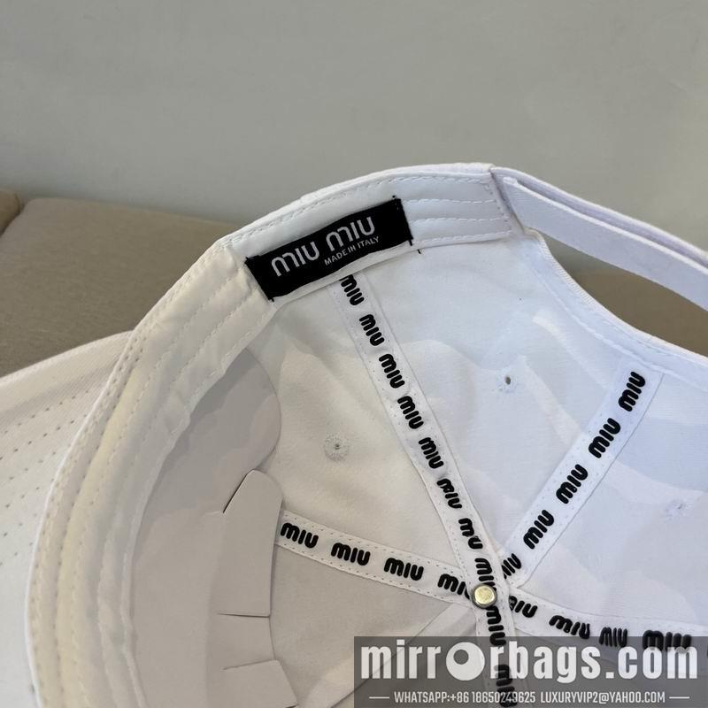 Miumiu Hat dx18