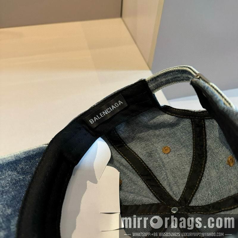 Balenciaga Hat dx08