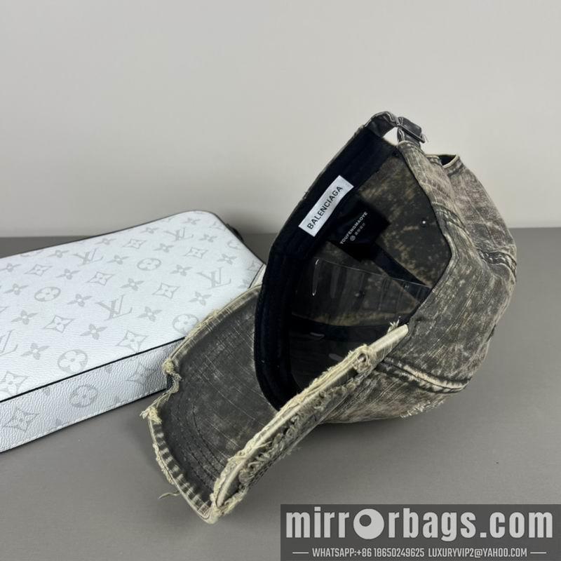 Balenciaga Hat dx31