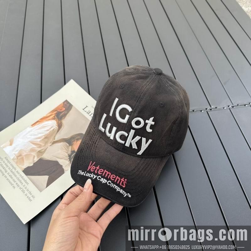 Vetements Hat 041838