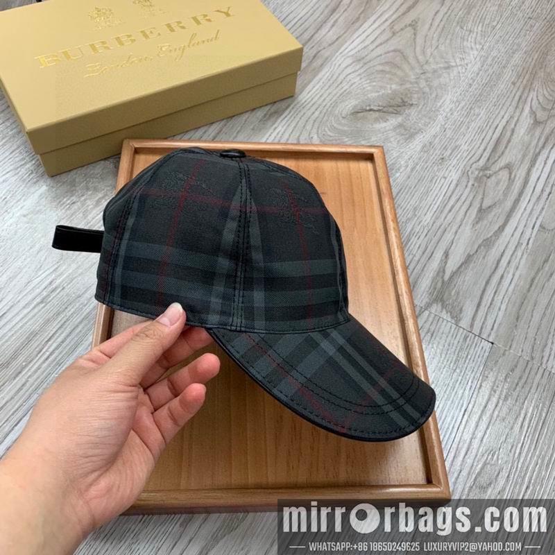 Burberry Hat32