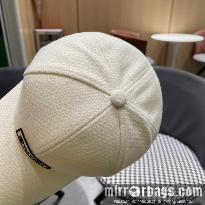 LV Hat 010701