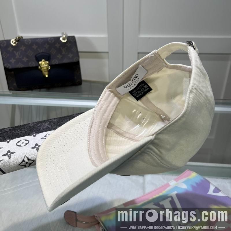 Valentino Hat dx02