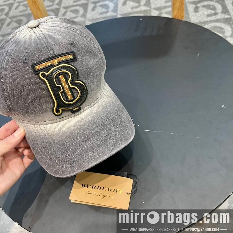 Burberry Hat 042802