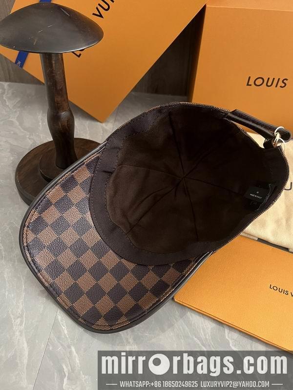 LV Hat dx28