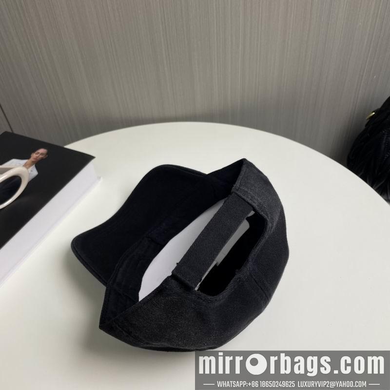 Miumiu Hat 072802