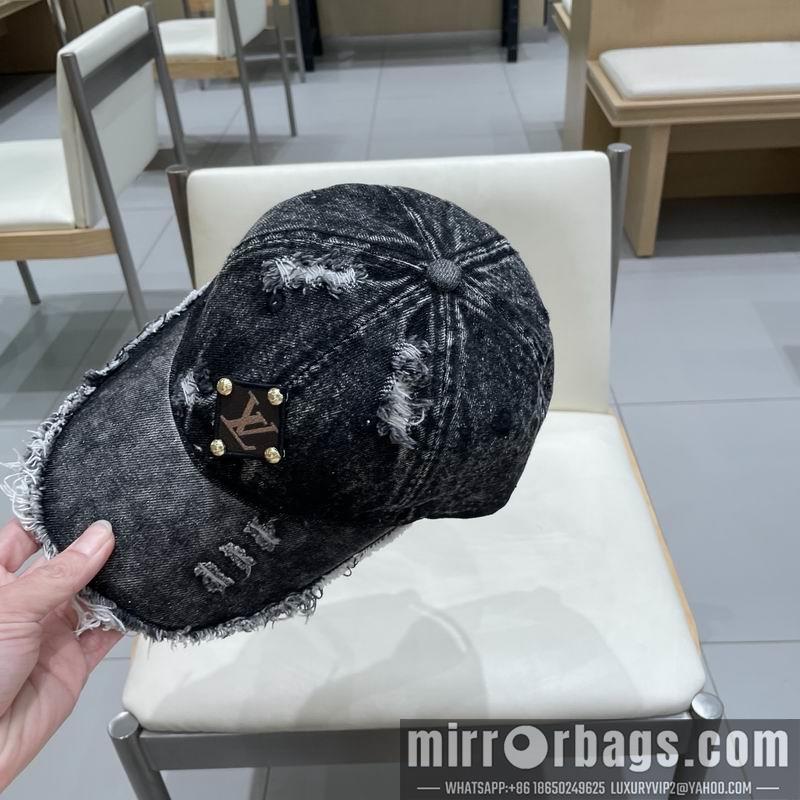 LV Hat 030953