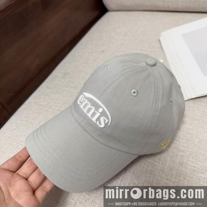 Emis Hat dx05