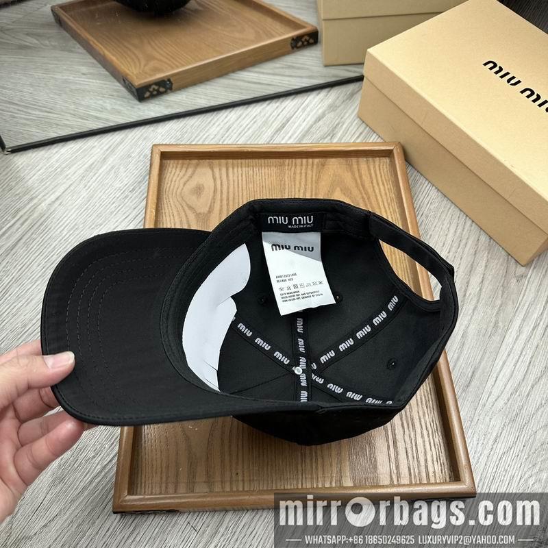Miumiu Hat dx60