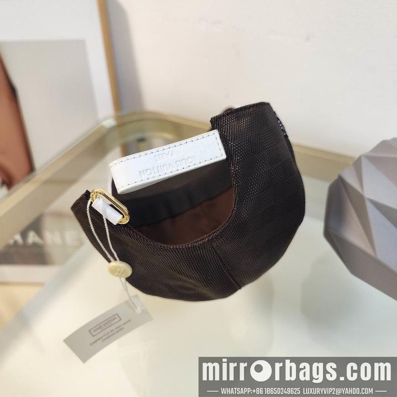 LV Hat dx114
