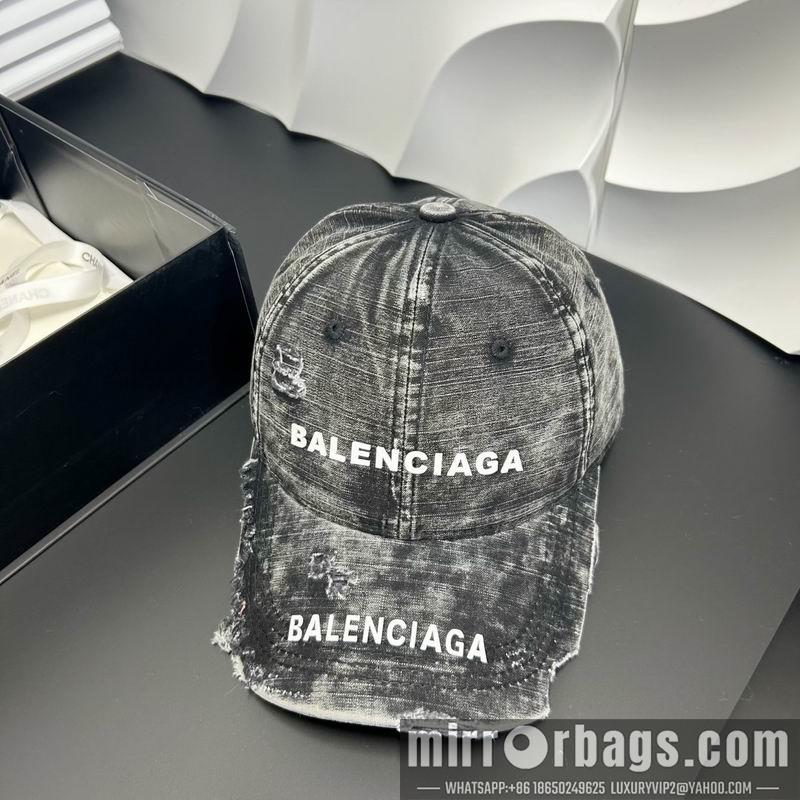 Balenciaga Hat dx10