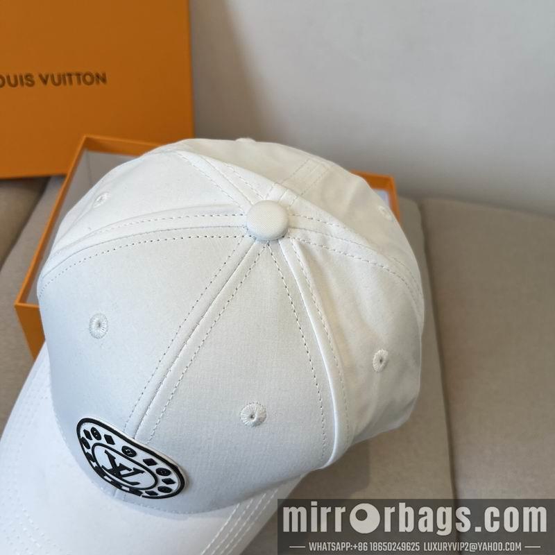 LV Hat dx66