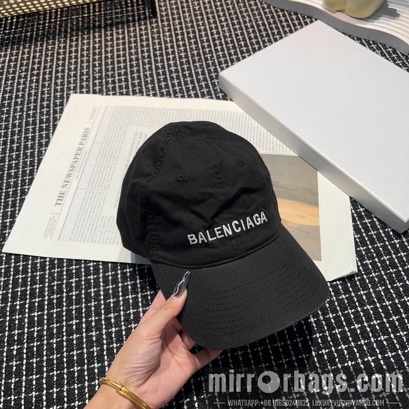 Balenciaga Hat dx24