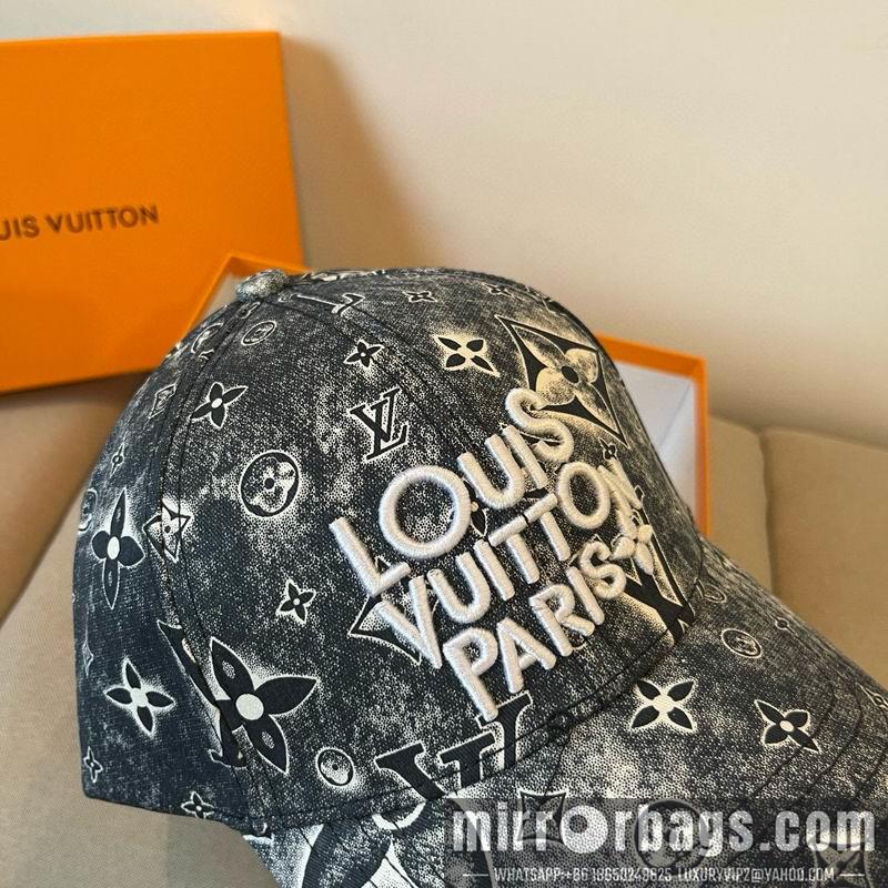 LV Hat dx35