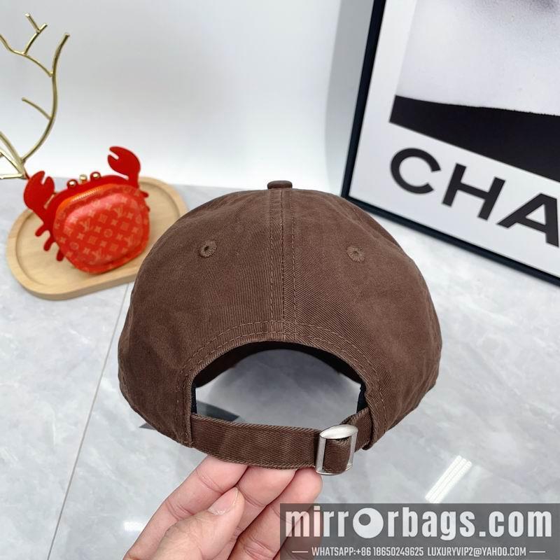 YSL Hat dx32