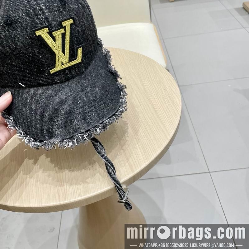 LV Hat 030703