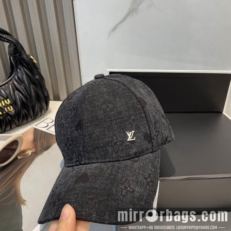LV Hat dx70