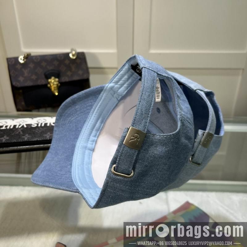 CK Hat dx04