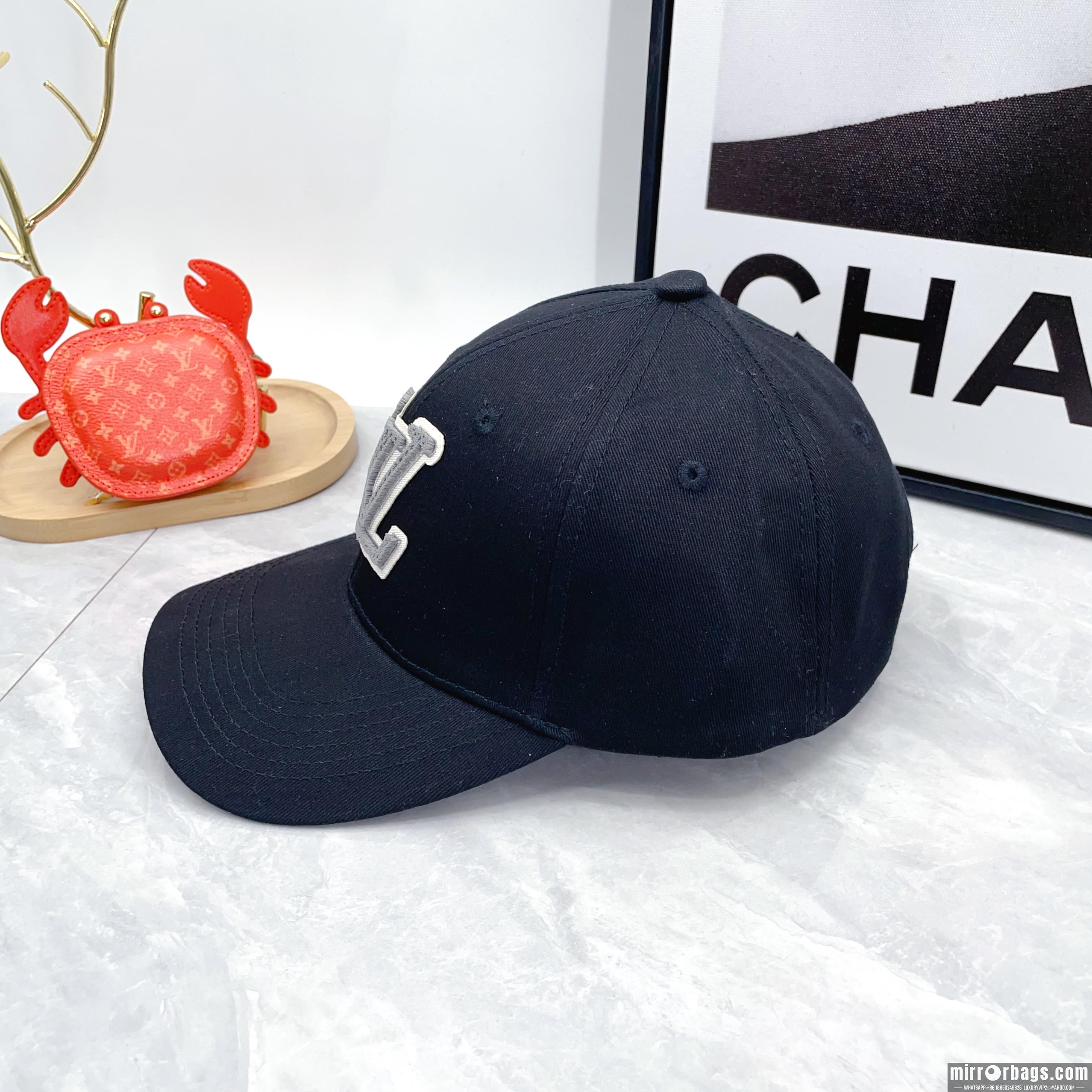 LV Hat dx04