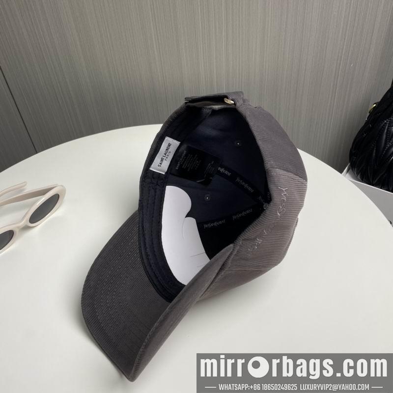 YSL Hat dx31