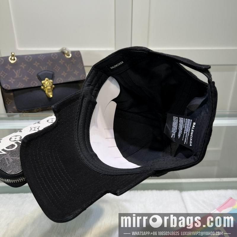 Balenciaga Hat dx117