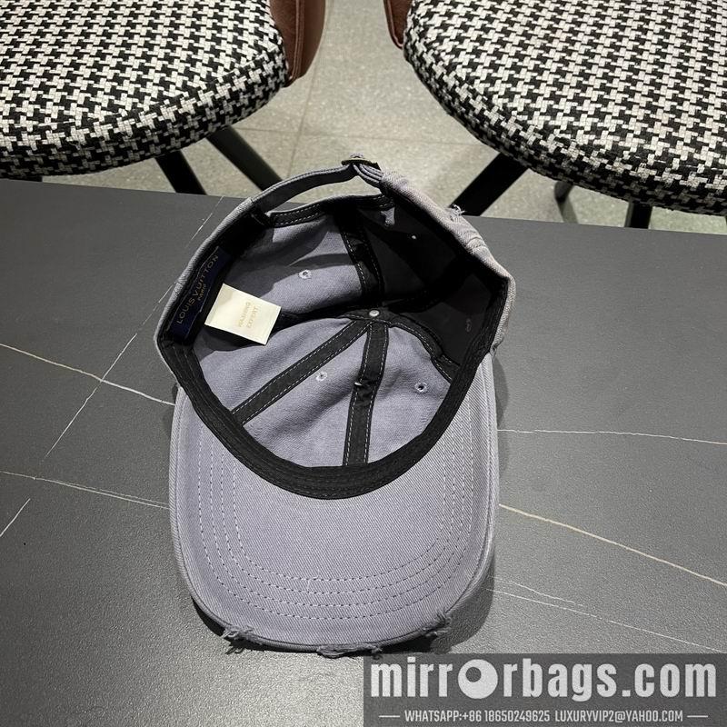 LV Hat 040201