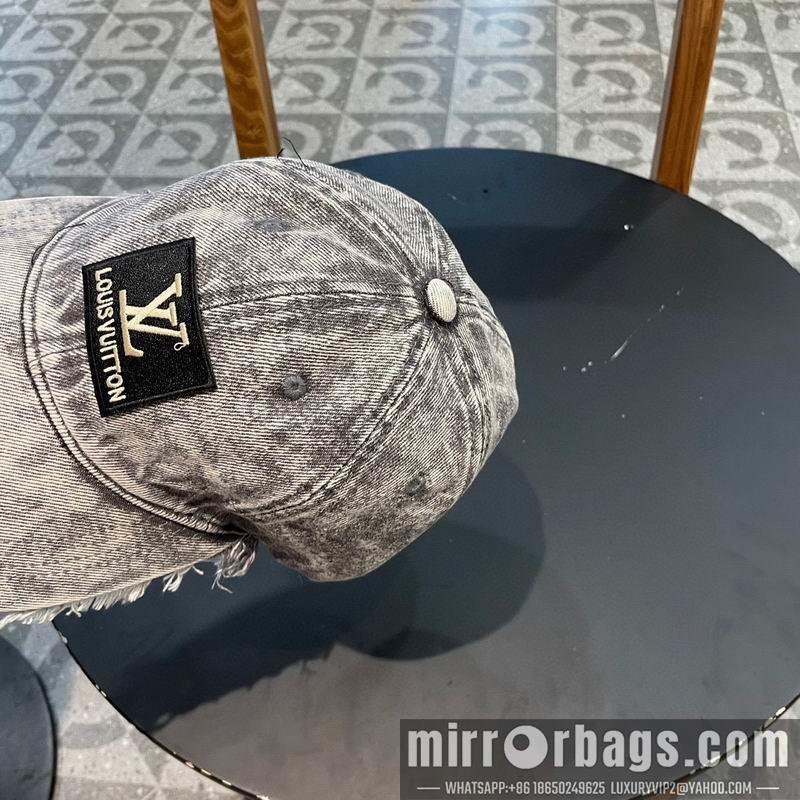 LV Hat 030982