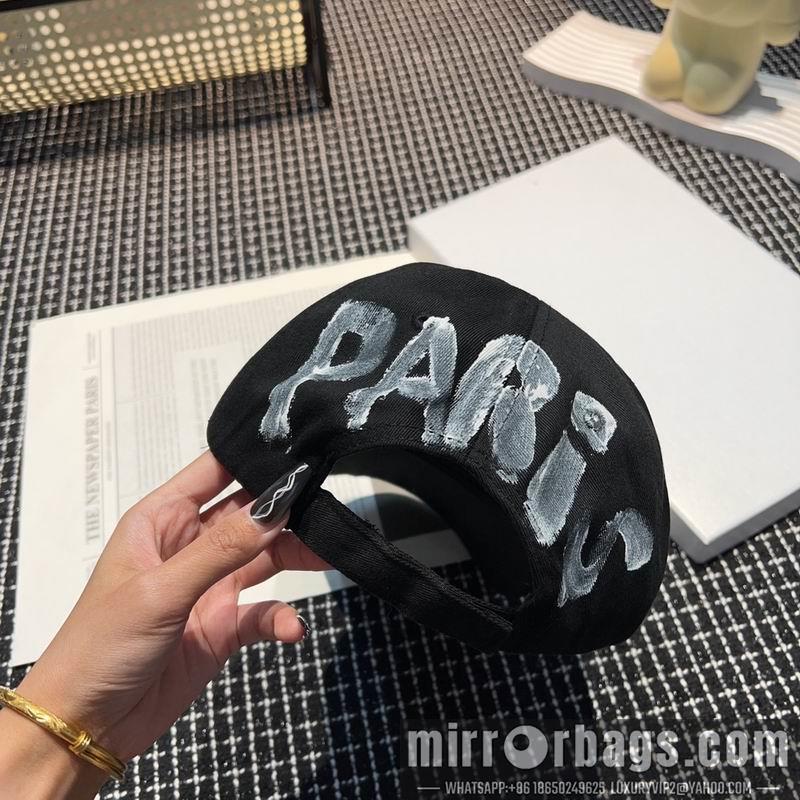 Balenciaga Hat dx15