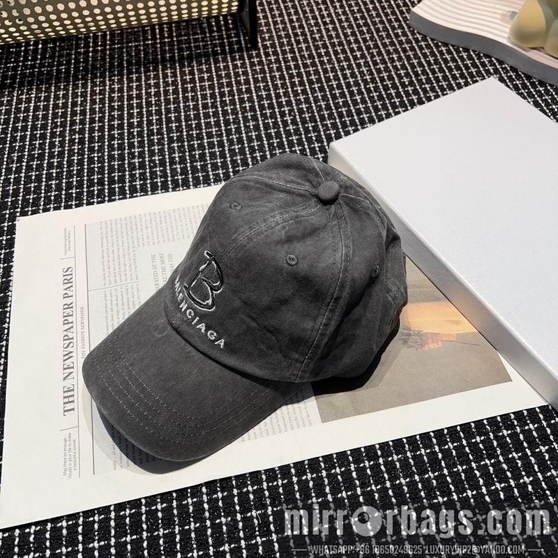 Balenciaga Hat dx08