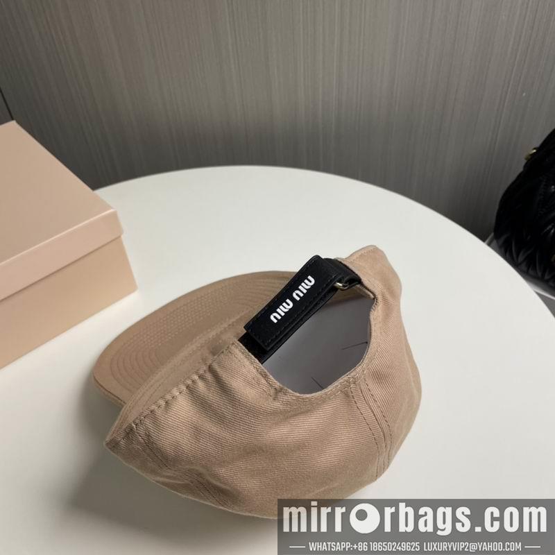 Miumiu Hat dx65